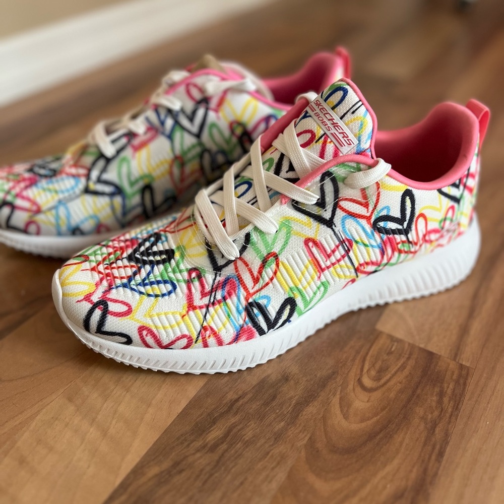 Skechers Bobs Squad X JGoldcrown White w/Hearts Sneakers Sz10, NEW without tags